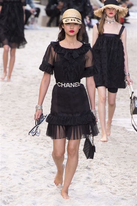 chanel spring 2019 dresses|chanel leggings.